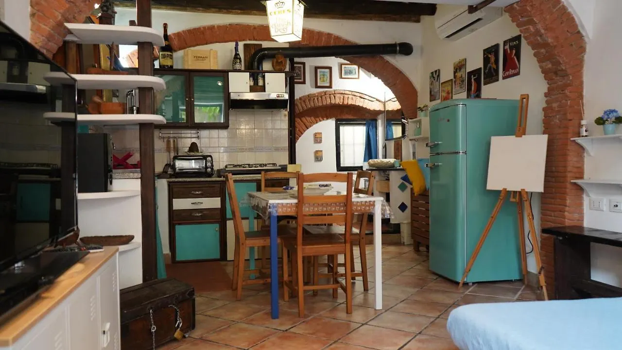 Appartamento La Taverna di Gianni near the beach Italy Riviera Savona Italia